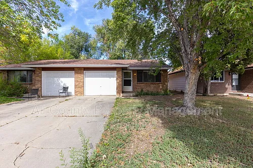 214 E Saint Clair Ave Photo 1