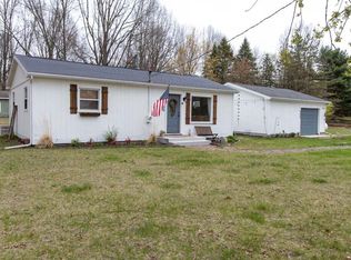 3350 Riverside Rd, Benton Harbor, MI 49022