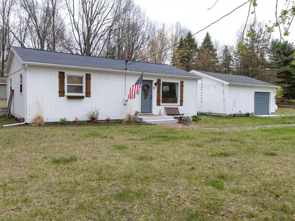 3350 Riverside Rd, Benton Harbor, MI 49022