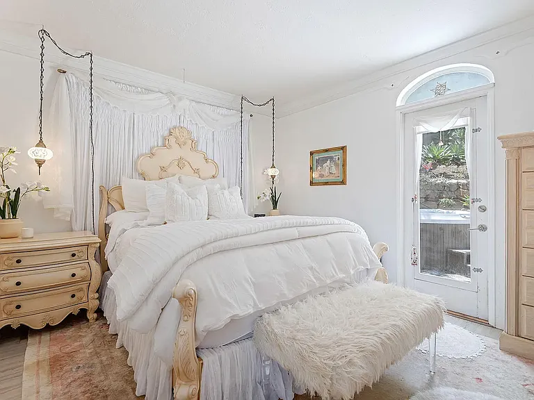 1212 W Micheltorena St — Photo 11