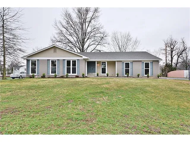11719 Roundhill Dr photo 1