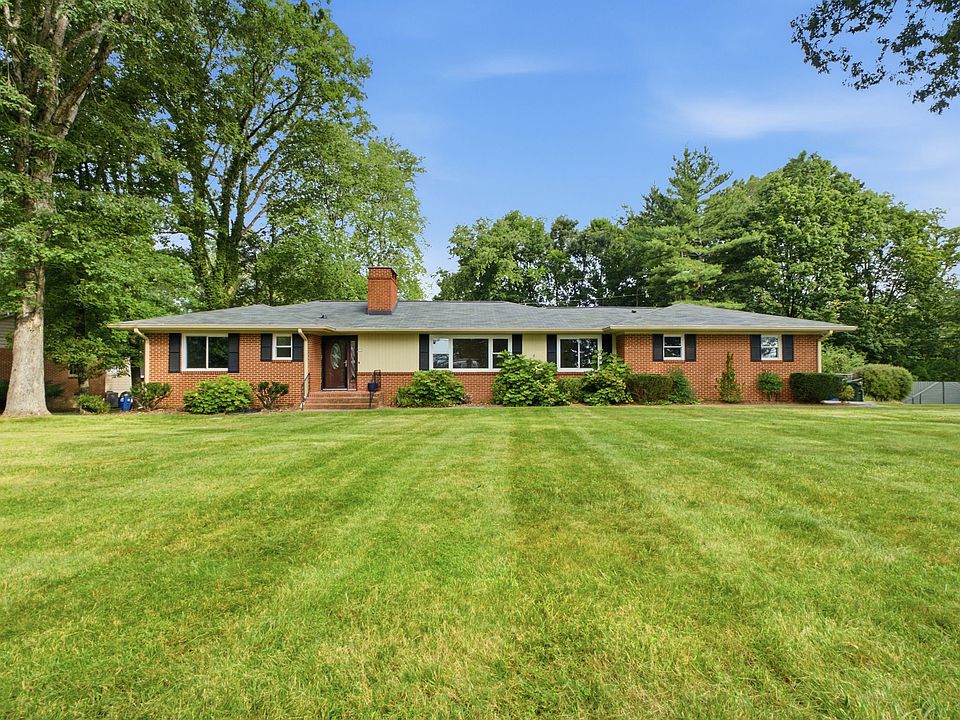 1st image of 205 S Palisades Dr