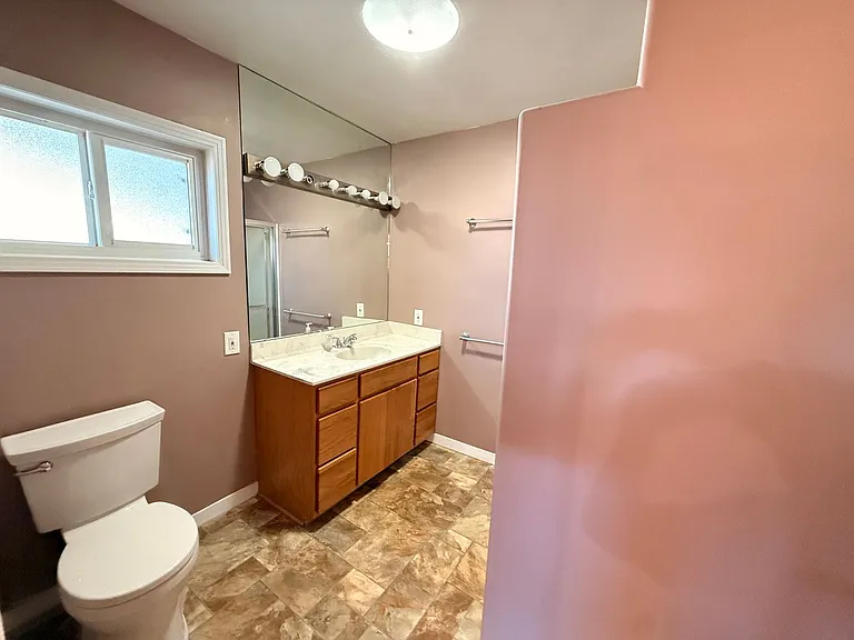 1818 Washington St NE — Photo 9