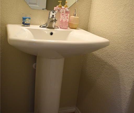5th image of 1318 Briscoe Ct
