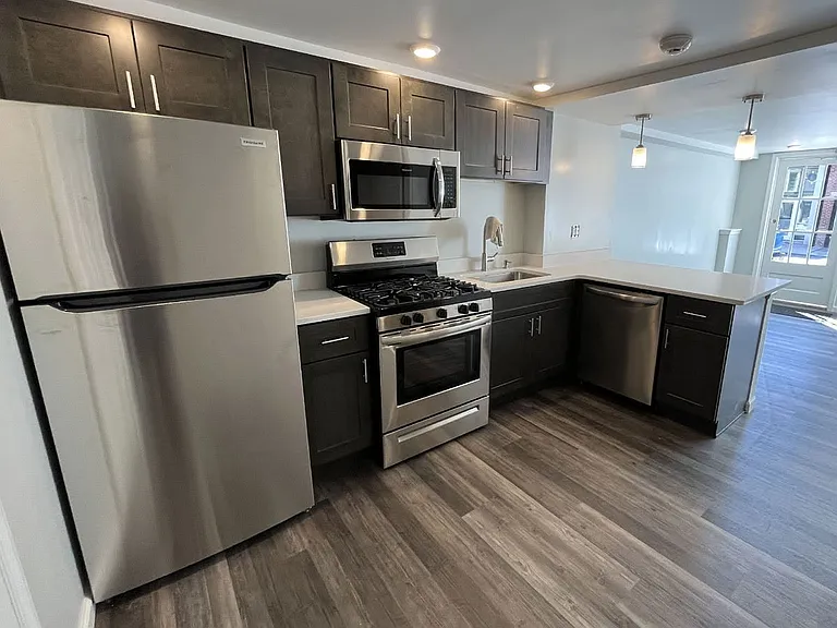 45 E King St #1 — Photo 3