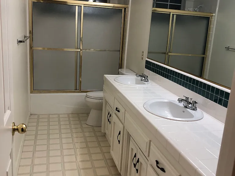 140 Helgren Ct — Photo 12
