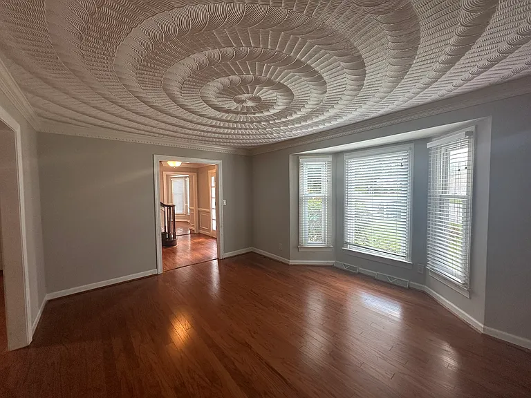 608 Hearndon Ct — Photo 5