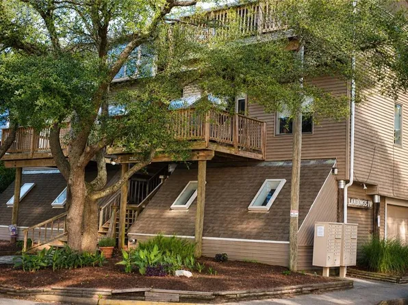 2822 Croix Ct, Virginia Beach, VA 23451