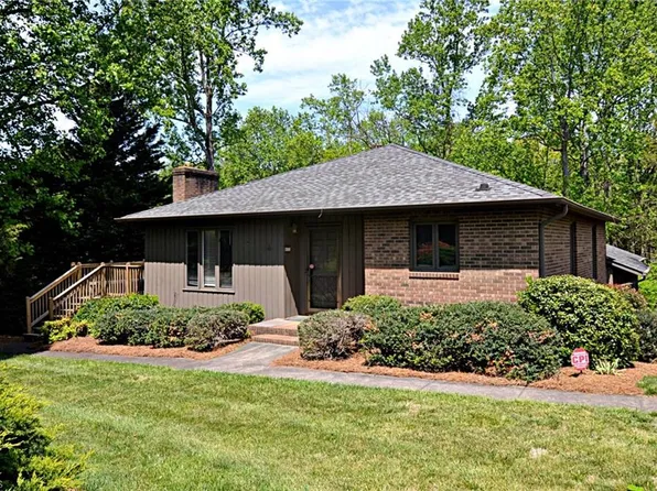 200 Ridgelea Ct, Winston Salem, NC 27104