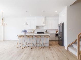 116 W Sunrise Heath, Cochrane, AB T4C 2S4