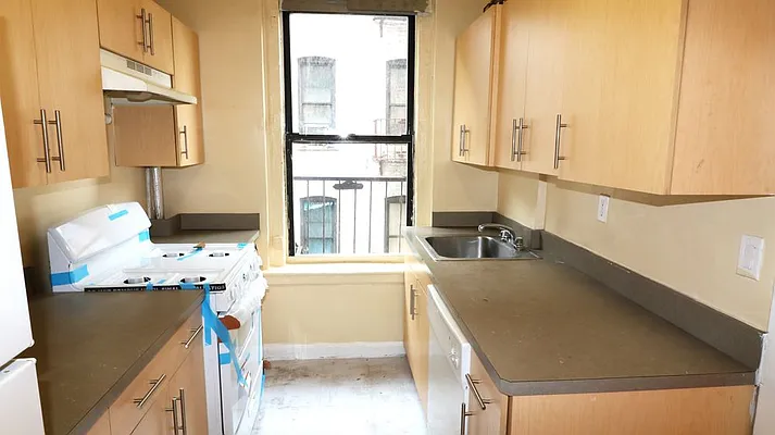 Rented by Alma Realty Corp. | media 5