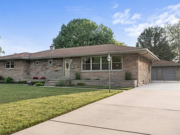 8452 Hohman Ave, Munster, IN 46321