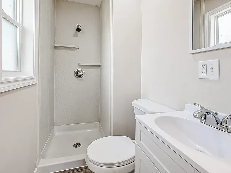 211 Rhode Island Cir — Photo 7