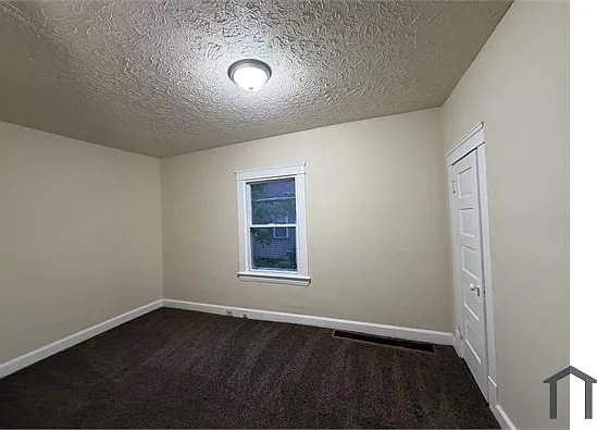2 bed, $1,000 — Photo 4