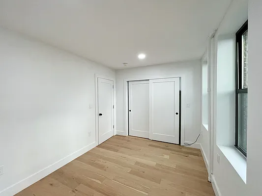 Rented by Pear NYC LLC | media 22