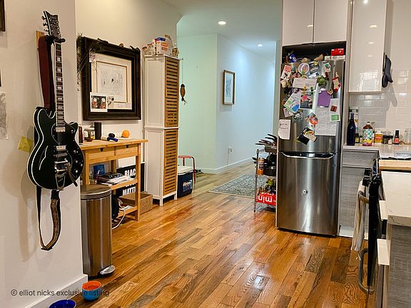 5th image of 1366 Putnam Ave #1GR
