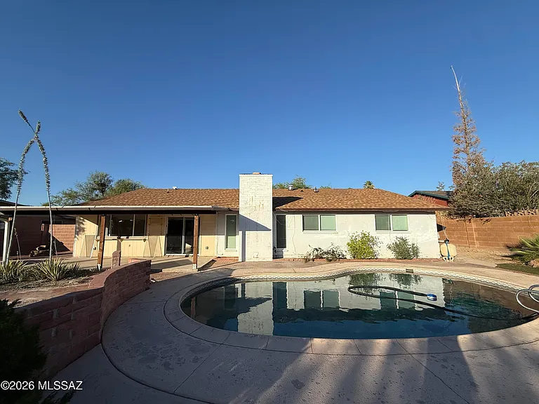 625 N Brown Ave — Photo 1