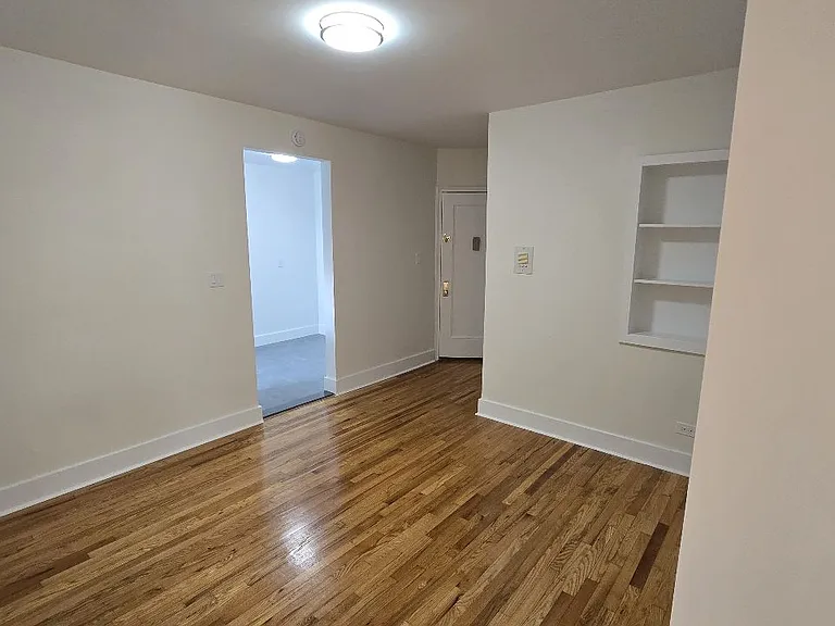 4853 44th St #5D — Photo 2