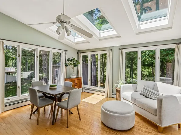 15 Lorraine Metcalf Dr, Wrentham, MA 02093