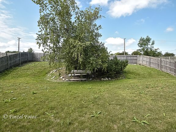 4th image of 356 Yorkshire Dr