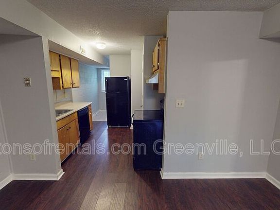 4th image of 210B Laurelwood Dr