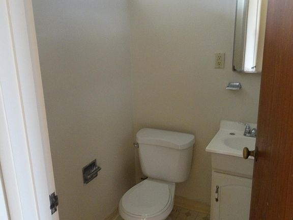 5th image of 528 Mayfair Ave APT 4