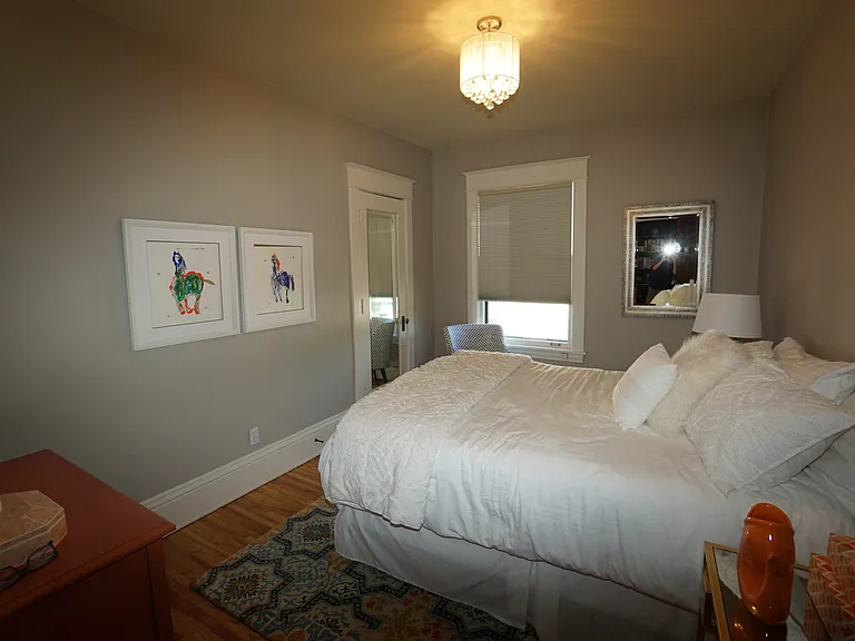 833 Grand Apartments — Photo 23