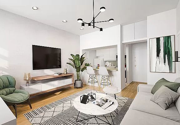 2nd image of 140 W 74th St APT 5D