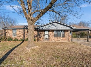 1204 N Davis St, Lavaca, AR 72941