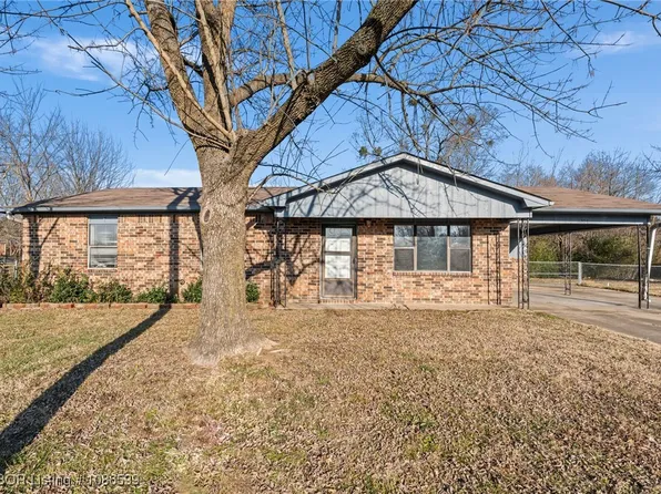 1204 N Davis St, Lavaca, AR 72941