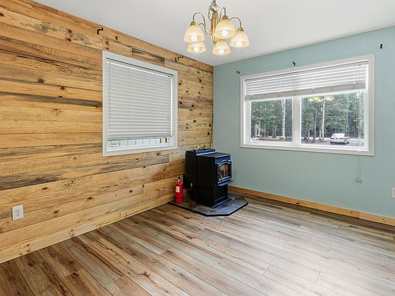 4th image of 2332 Alys Ave