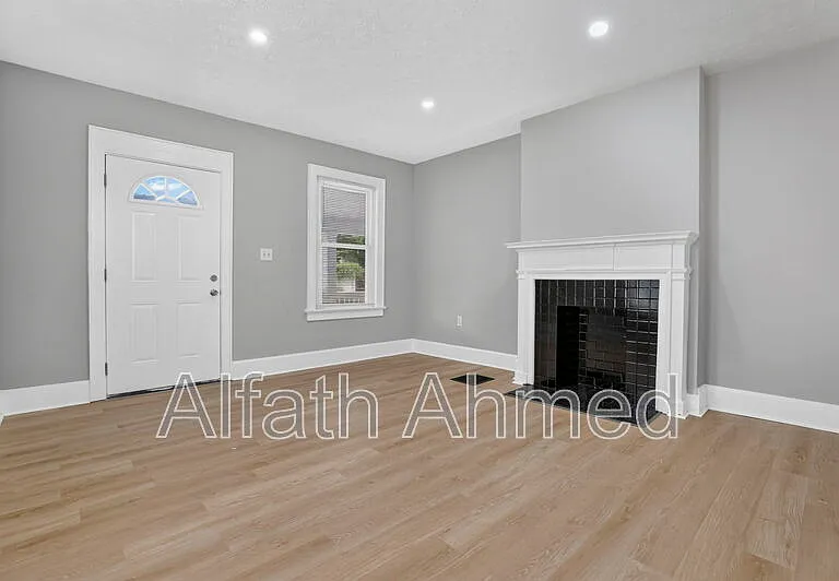 1770 Kent St — Photo 2