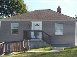 10008 Lackland Rd, Saint Louis, MO 63114