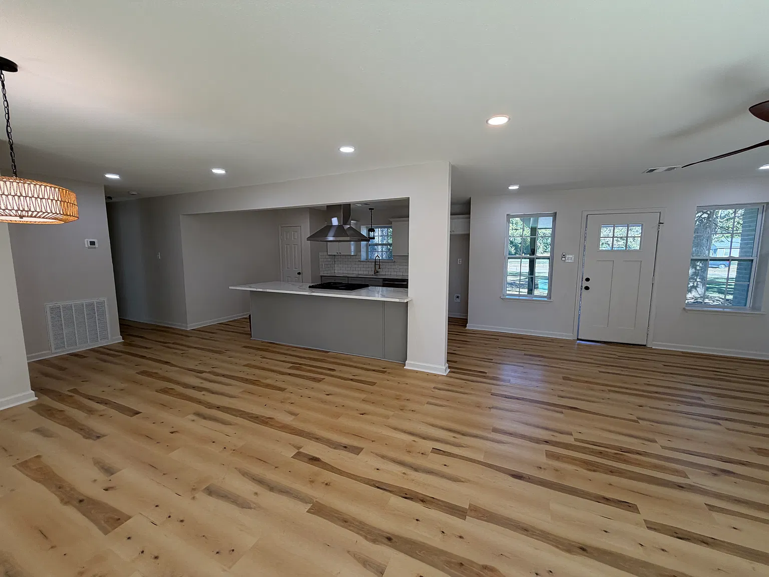 4 bed, 1950 sqft, $2,150 — Photo 2