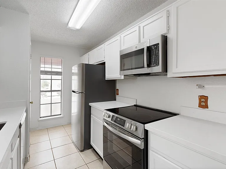 2121 Hepburn St #912 — Photo 14