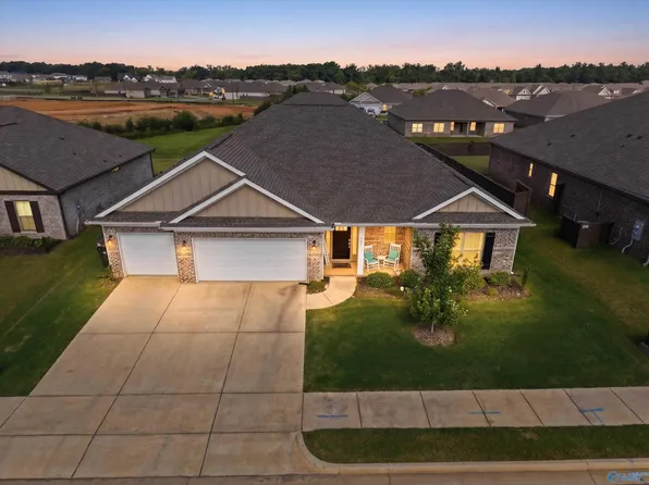 225 Hannaway Cir, Madison, AL 35757