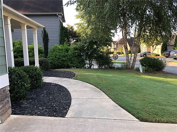 3rd image of 542 Oriole Farm Trl