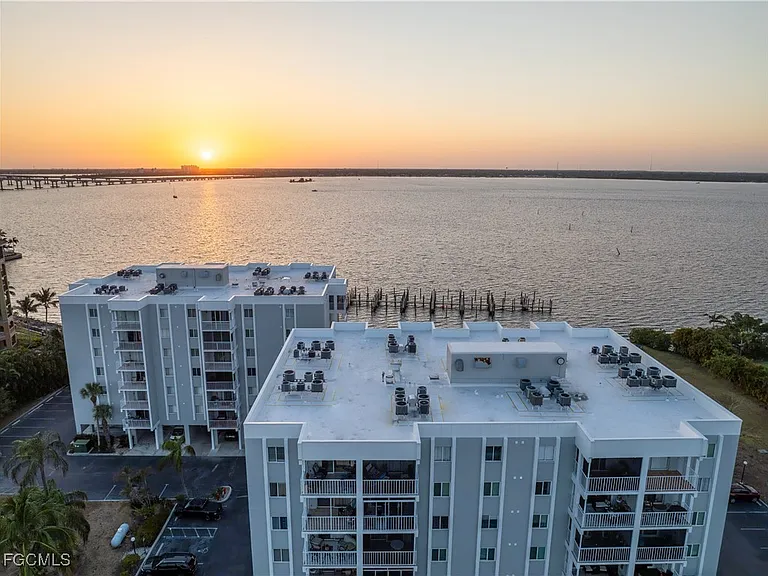 2885 Palm Beach Blvd #408 — Photo 3
