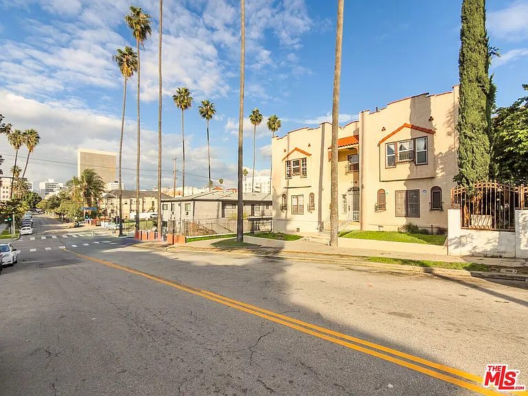 908 S Normandie Ave #7 — Photo 4