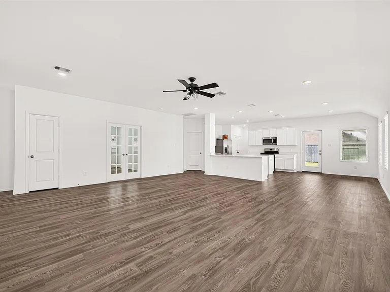 22215 Scarlino Dr — Photo 10