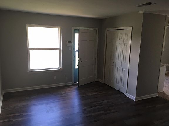 4th image of 6206 Meadowbrook And 6208 Ln