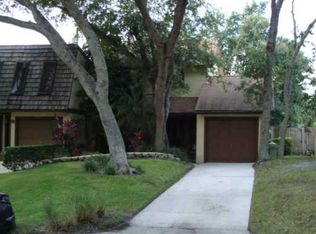 1072 Raintree Ln, Palm Beach Gardens, FL 33410