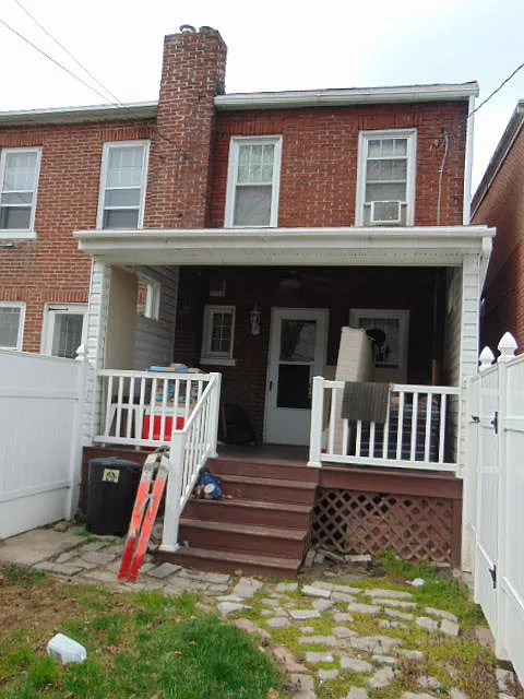 640 New Holland Ave photo 1