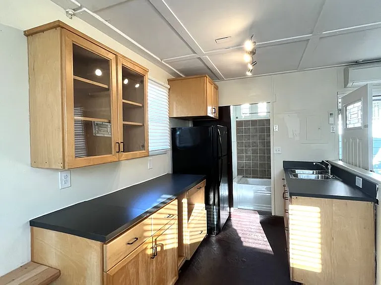 2310 Walnut St — Photo 30