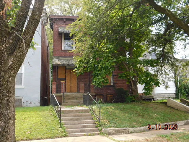 4830 Fountain Ave photo 1