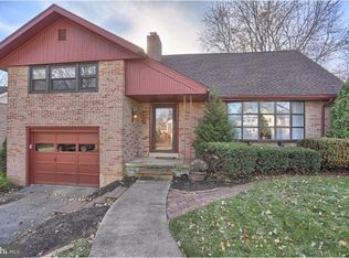 802 Jerome Pl, Reading, PA 19609