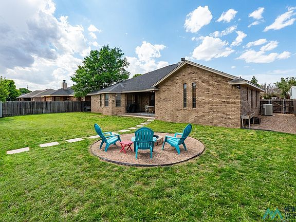 2nd image of 2121 Jadyn Ln