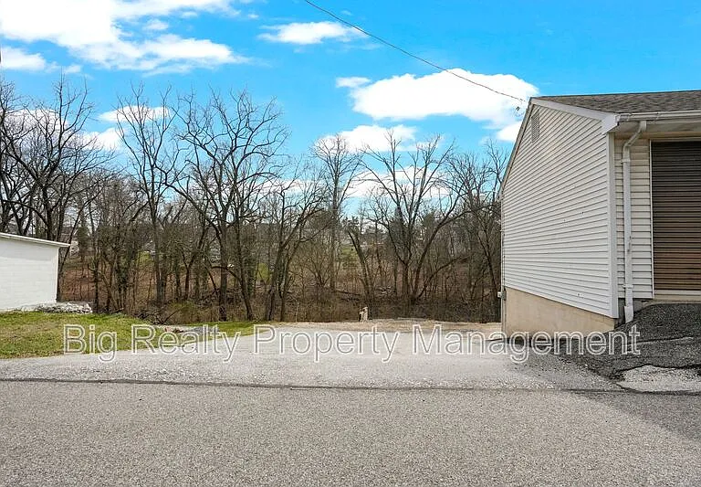 228 Bridge St #2 — Photo 34