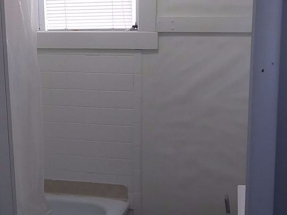 3rd image of 2735 7th Ave APT 1