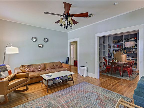 3rd image of 1203 Greymont Ave